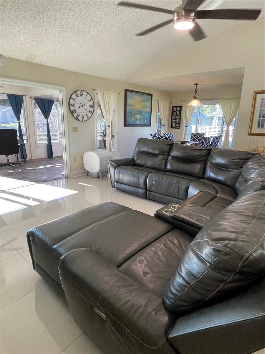 POINTE ALEXIS SOUTH - Residential