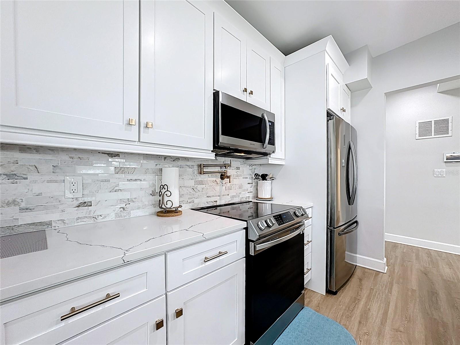 2705 GULFSTREAM ROAD