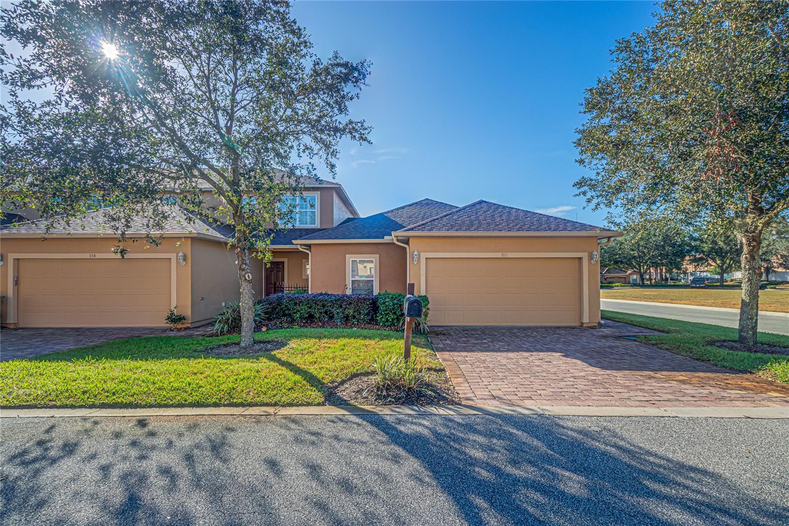 3 bed 2 bath townhome in the desirable gated community of Carriage Homes! This property features a split floor plan, with a large master end suit. The living space is open to the kitchen. In the kitchen, there is an eating space/ bar countertop as well as a dining area. There is a laundry closet inside. & You will also have a 2 car garage and small back patio. Come tour this before it's gone! ( All info to be verified by tenant )