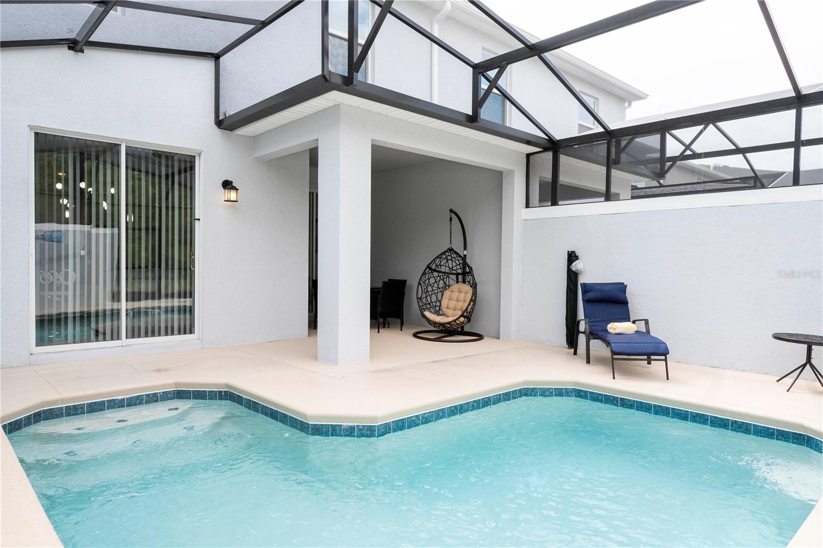 STOREY LAKE THE COVE - Residential