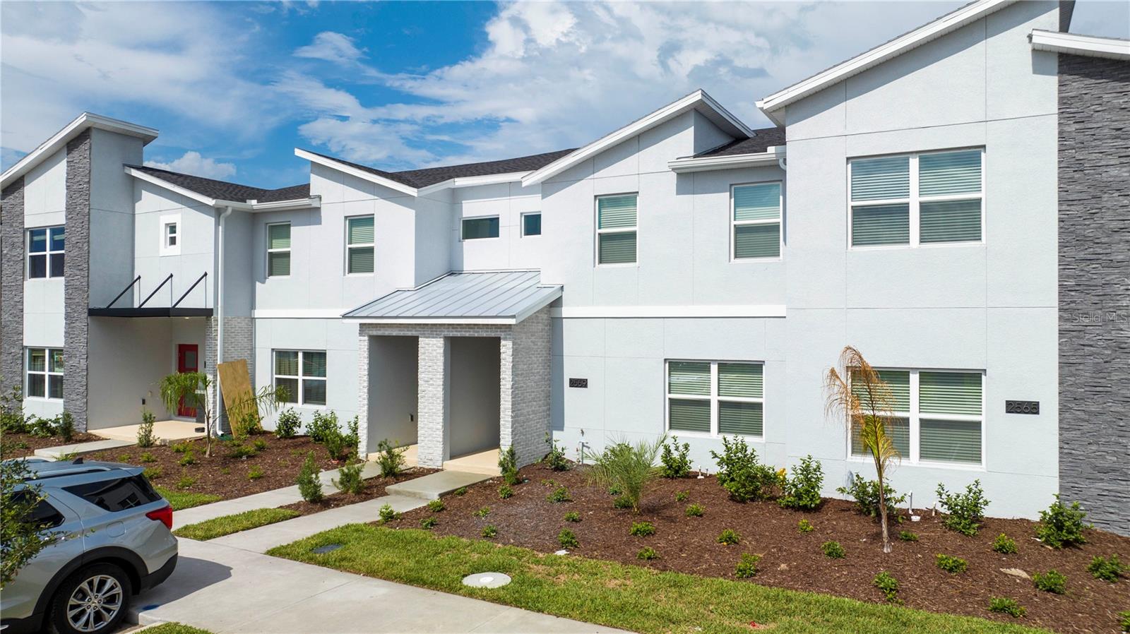 STOREY LAKE THE COVE - Residential