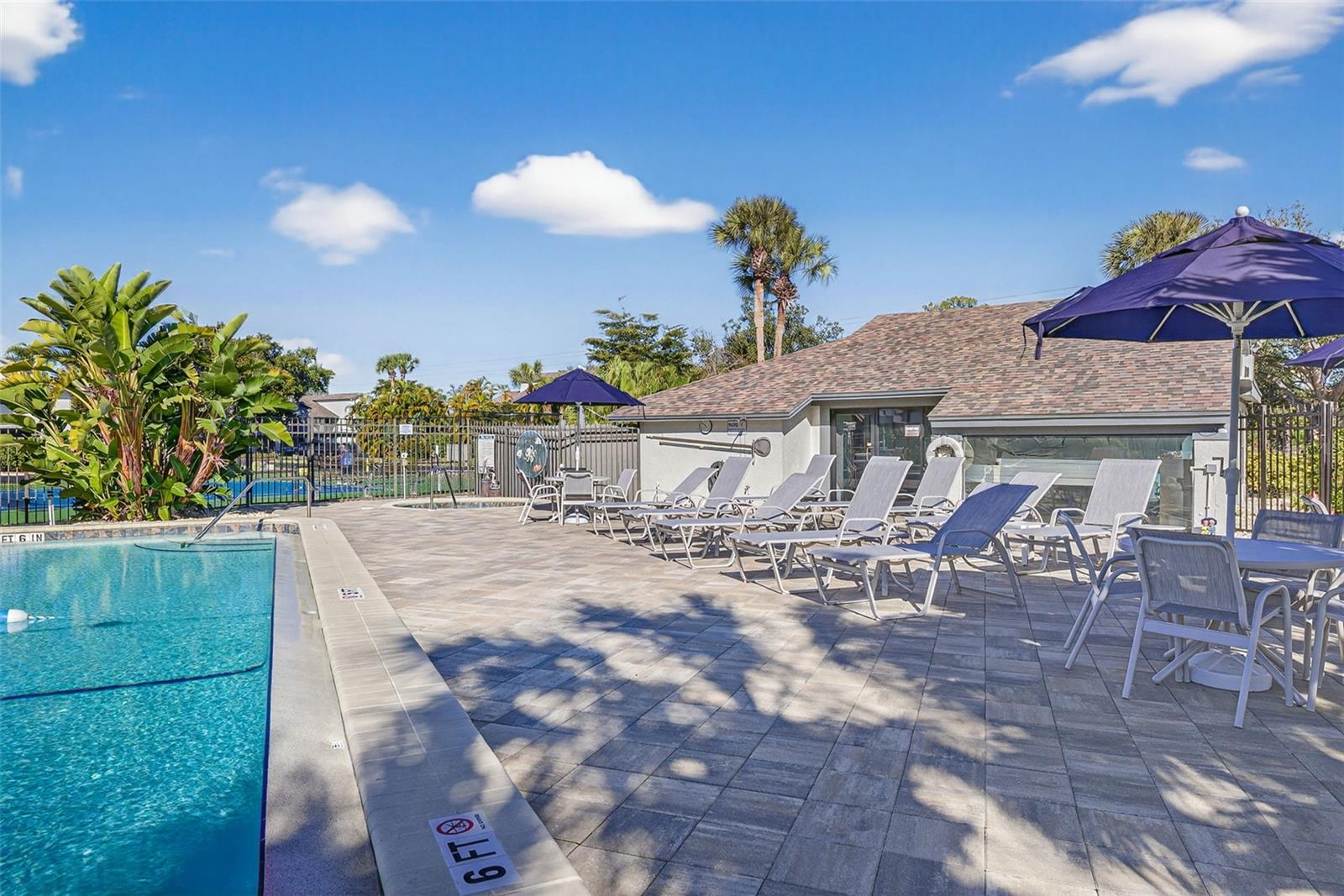 NEWPORT GLEN CONDO PH 01 - Residential