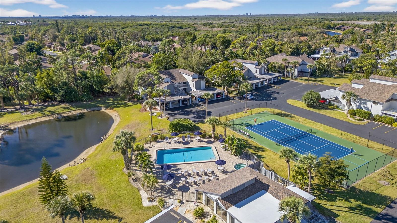 NEWPORT GLEN CONDO PH 01 - Residential