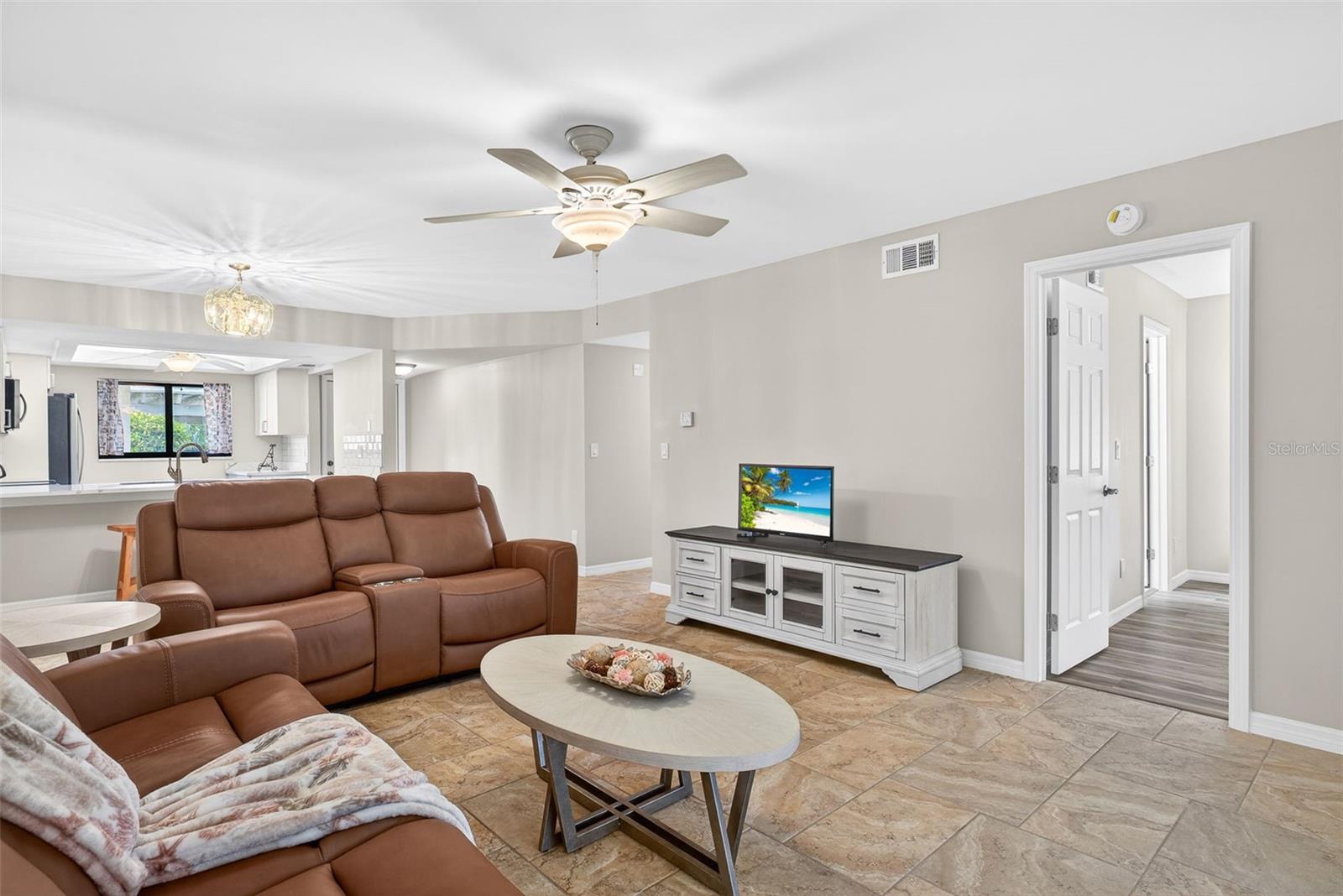 NEWPORT GLEN CONDO PH 01 - Residential