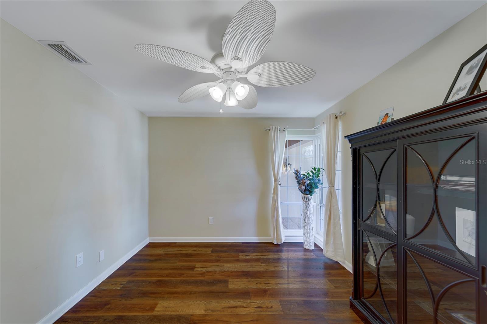 IMPERIAL POINT - Residential