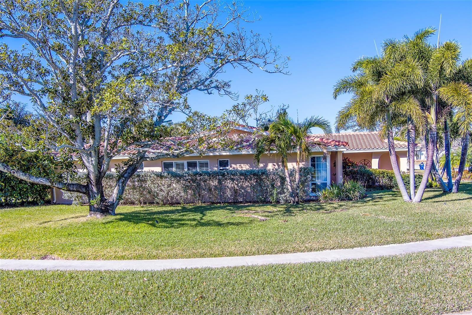 IMPERIAL POINT - Residential