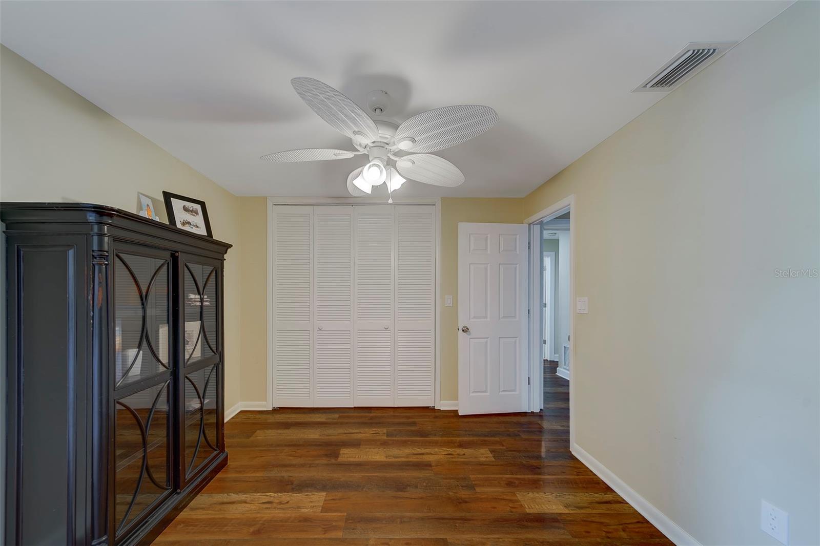 IMPERIAL POINT - Residential