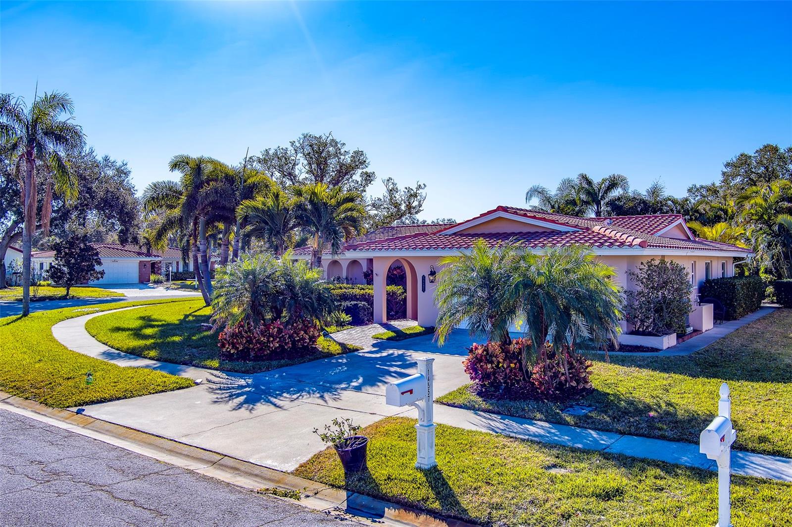 IMPERIAL POINT - Residential