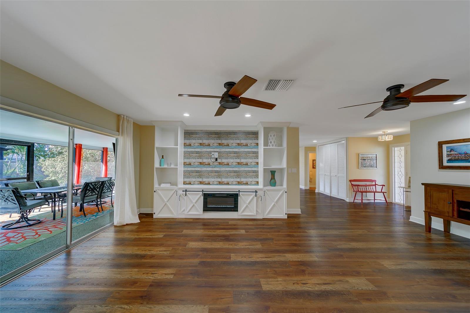 IMPERIAL POINT - Residential