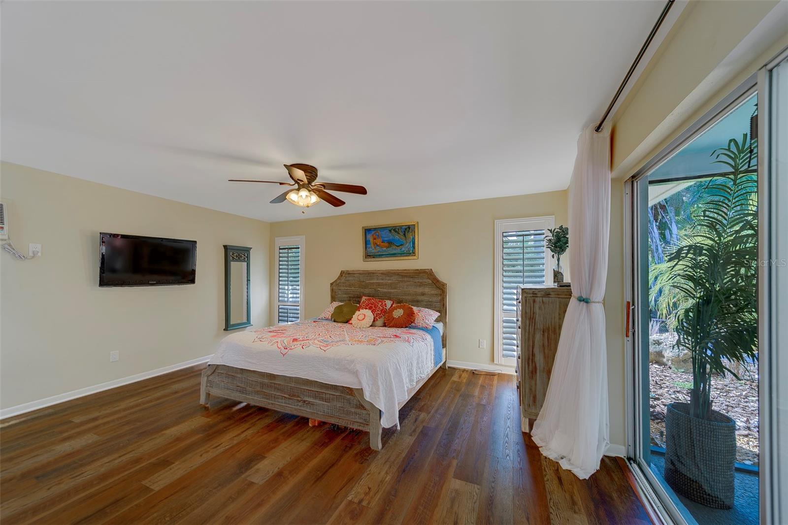 IMPERIAL POINT - Residential