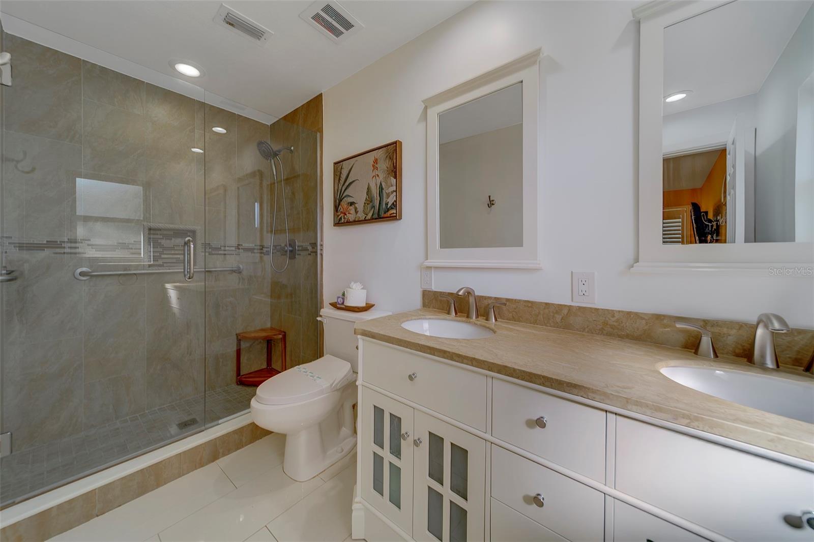 IMPERIAL POINT - Residential