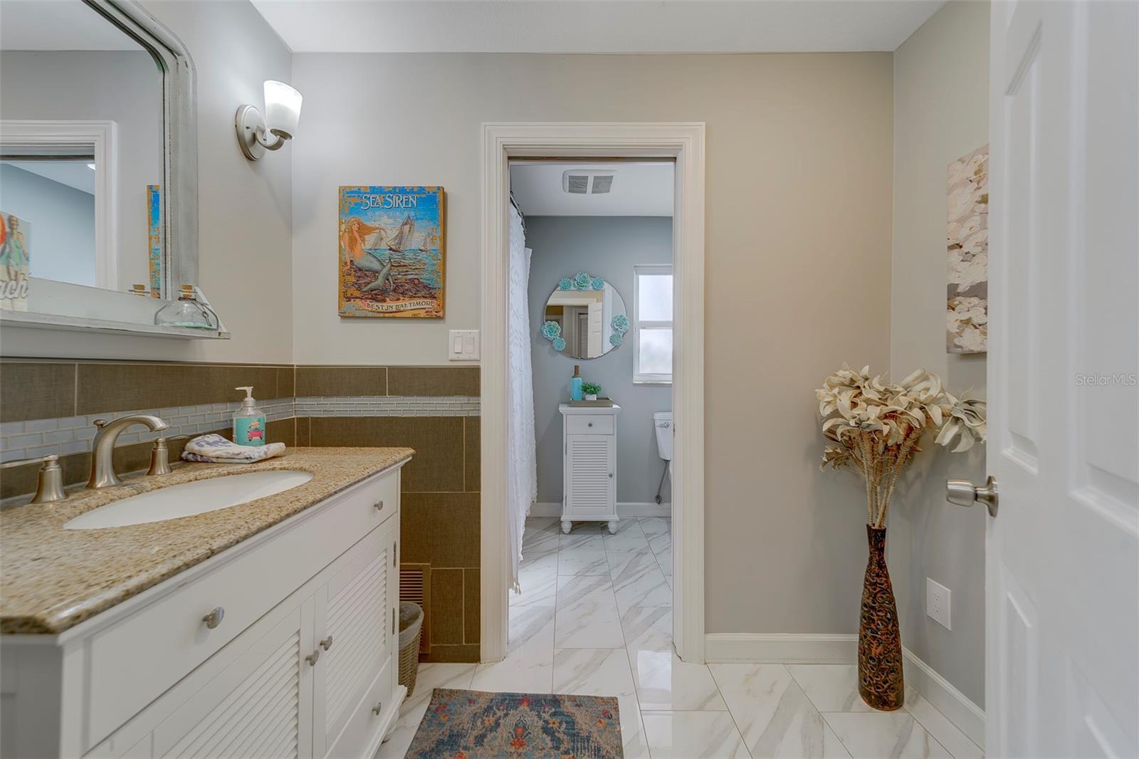 IMPERIAL POINT - Residential