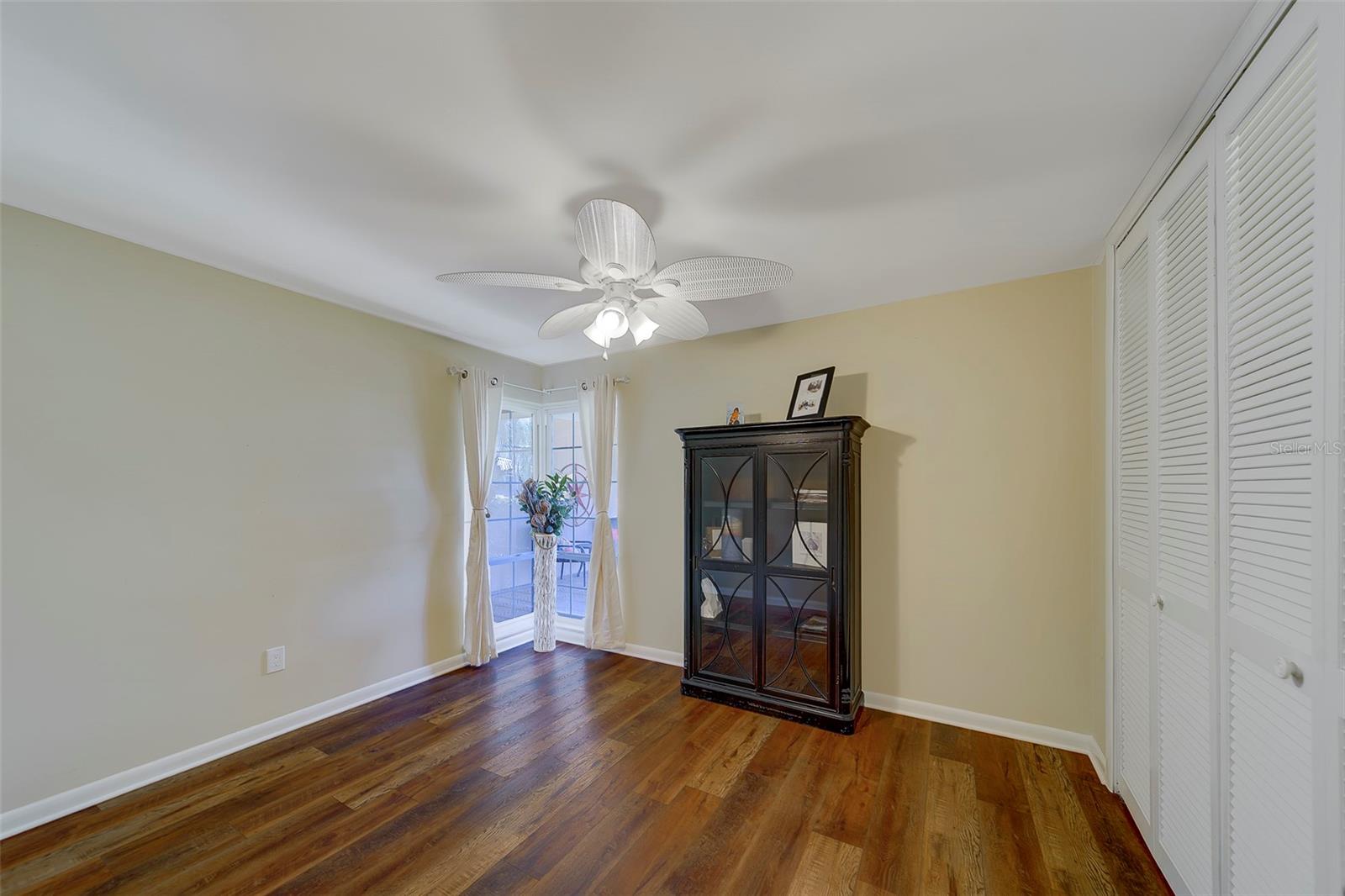 IMPERIAL POINT - Residential