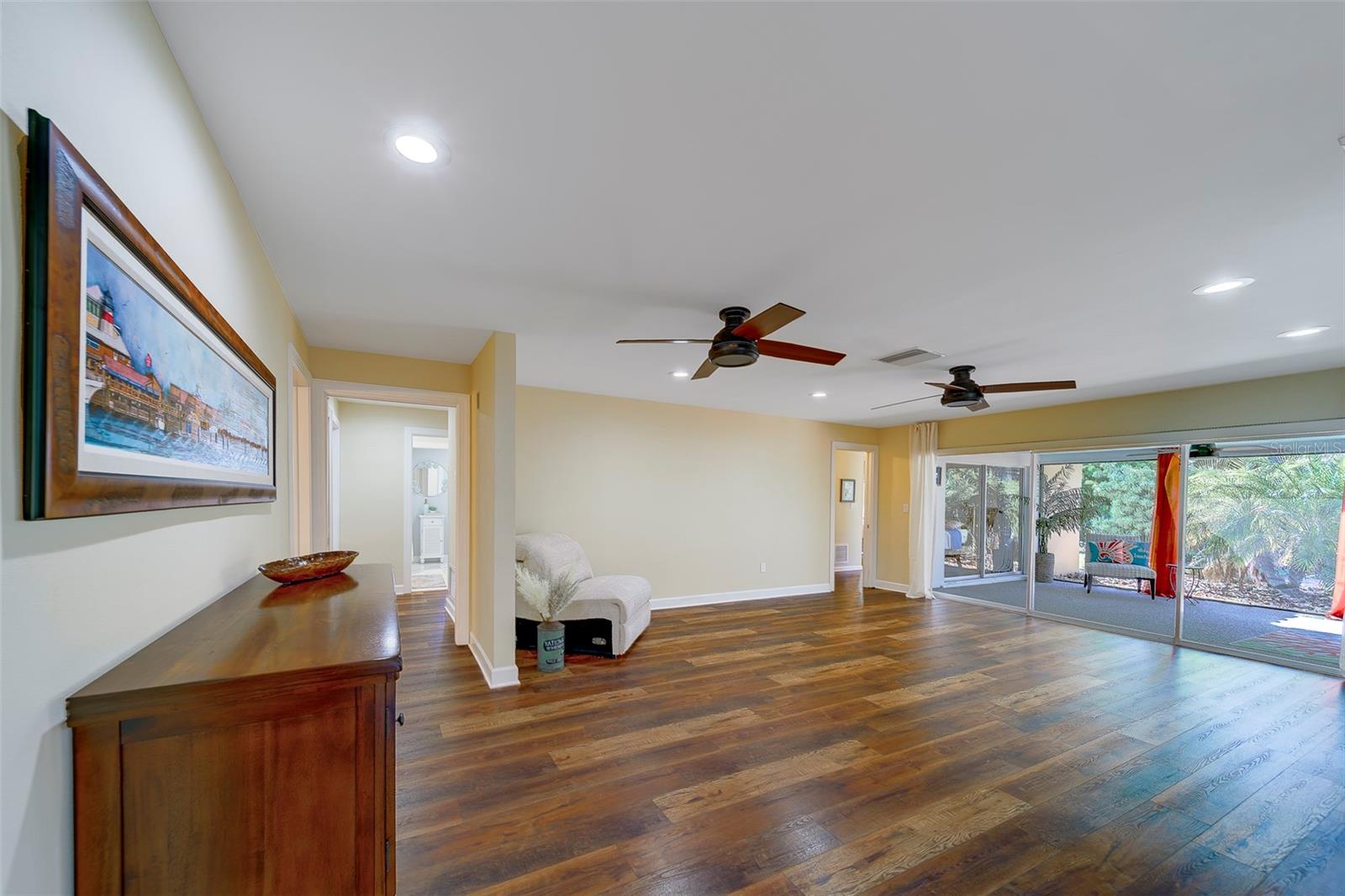 IMPERIAL POINT - Residential