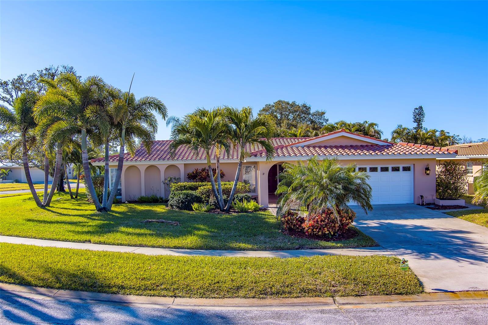 IMPERIAL POINT - Residential