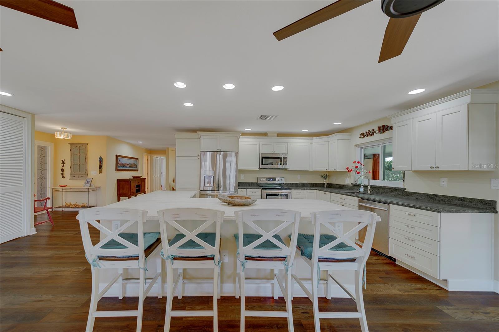 IMPERIAL POINT - Residential