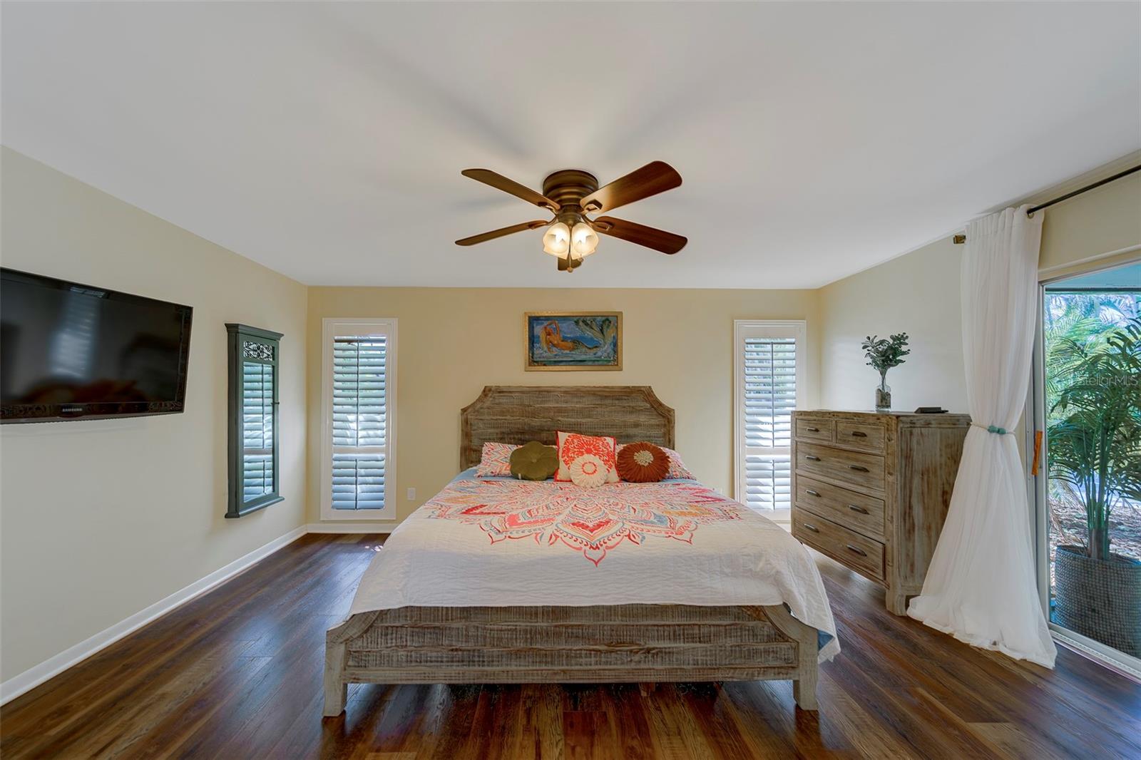 IMPERIAL POINT - Residential