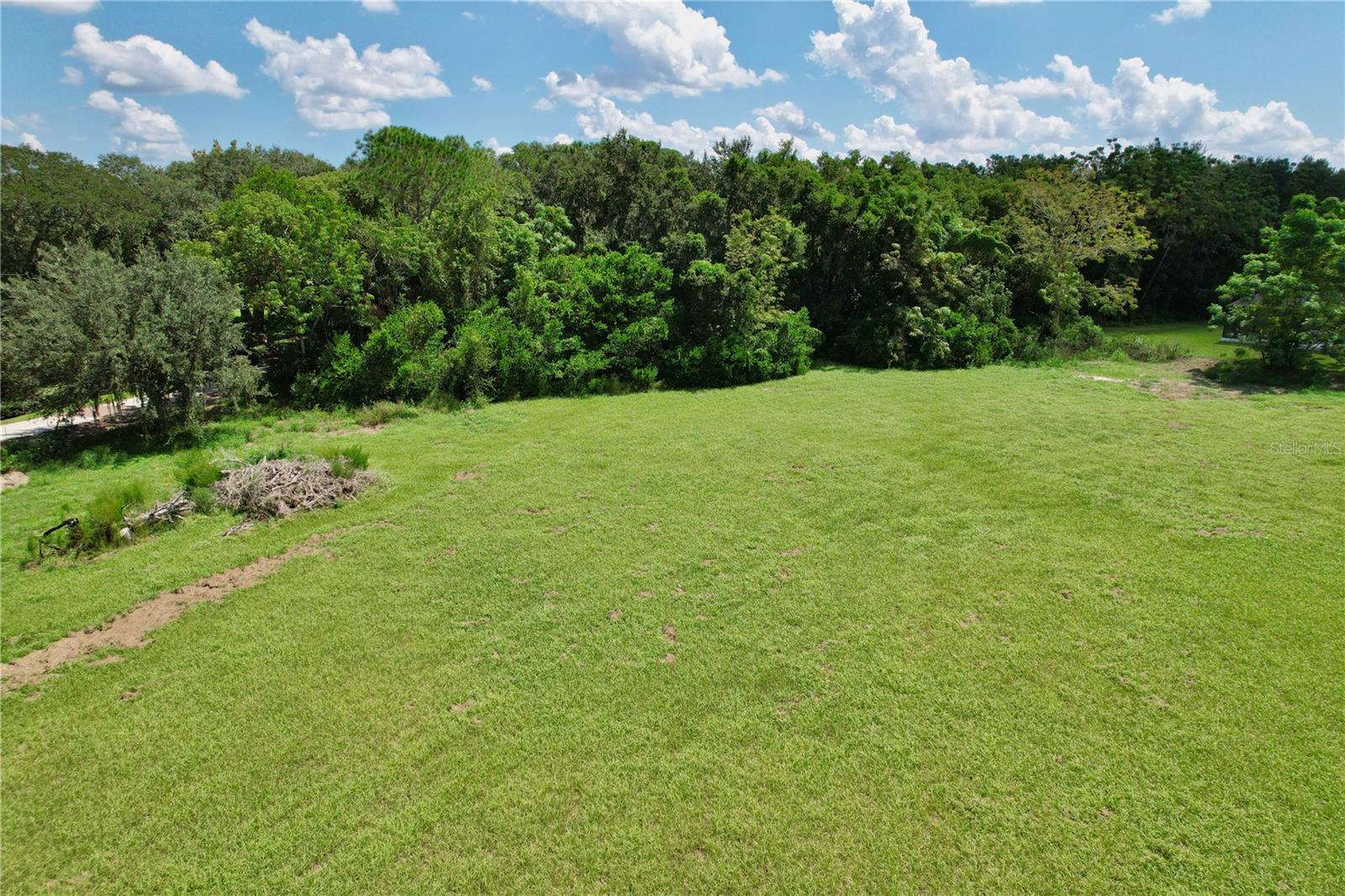 SLOEWOOD MANOR - Land