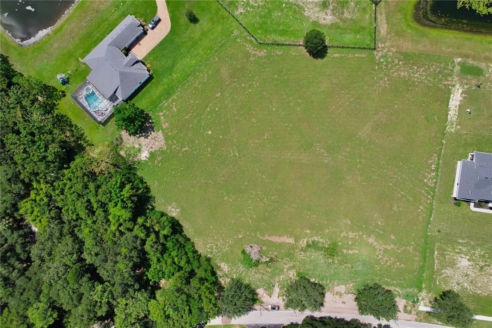 SLOEWOOD MANOR - Land