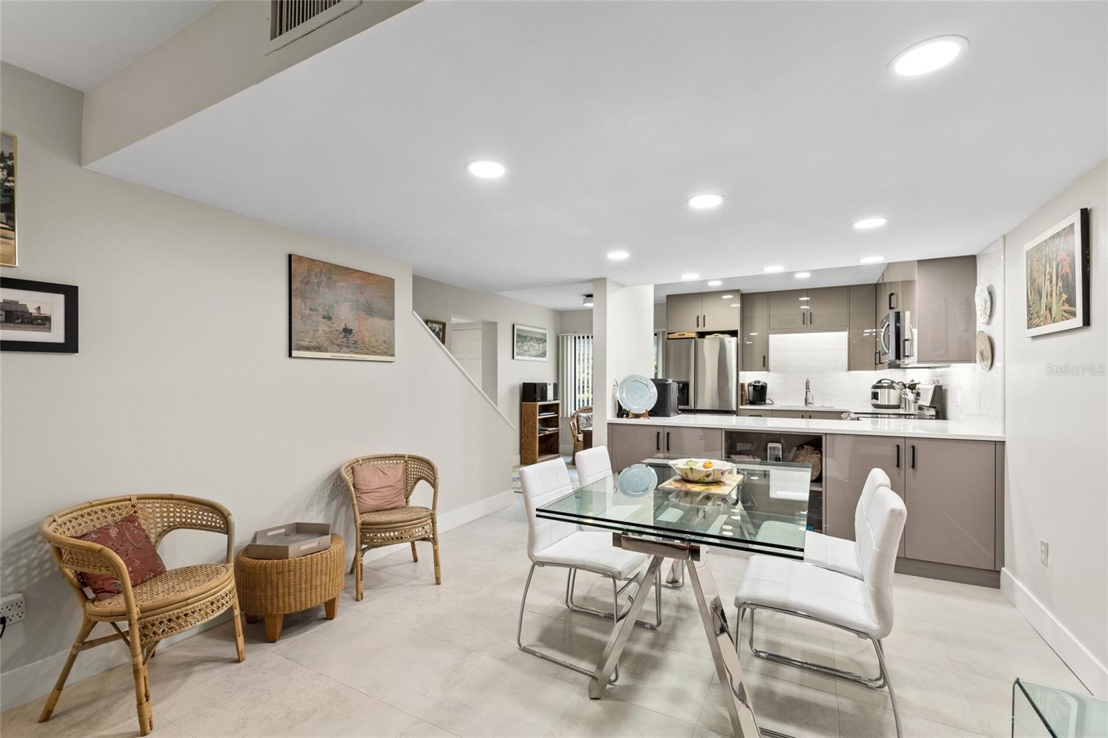 HUDSON HARBOUR - Residential Lease