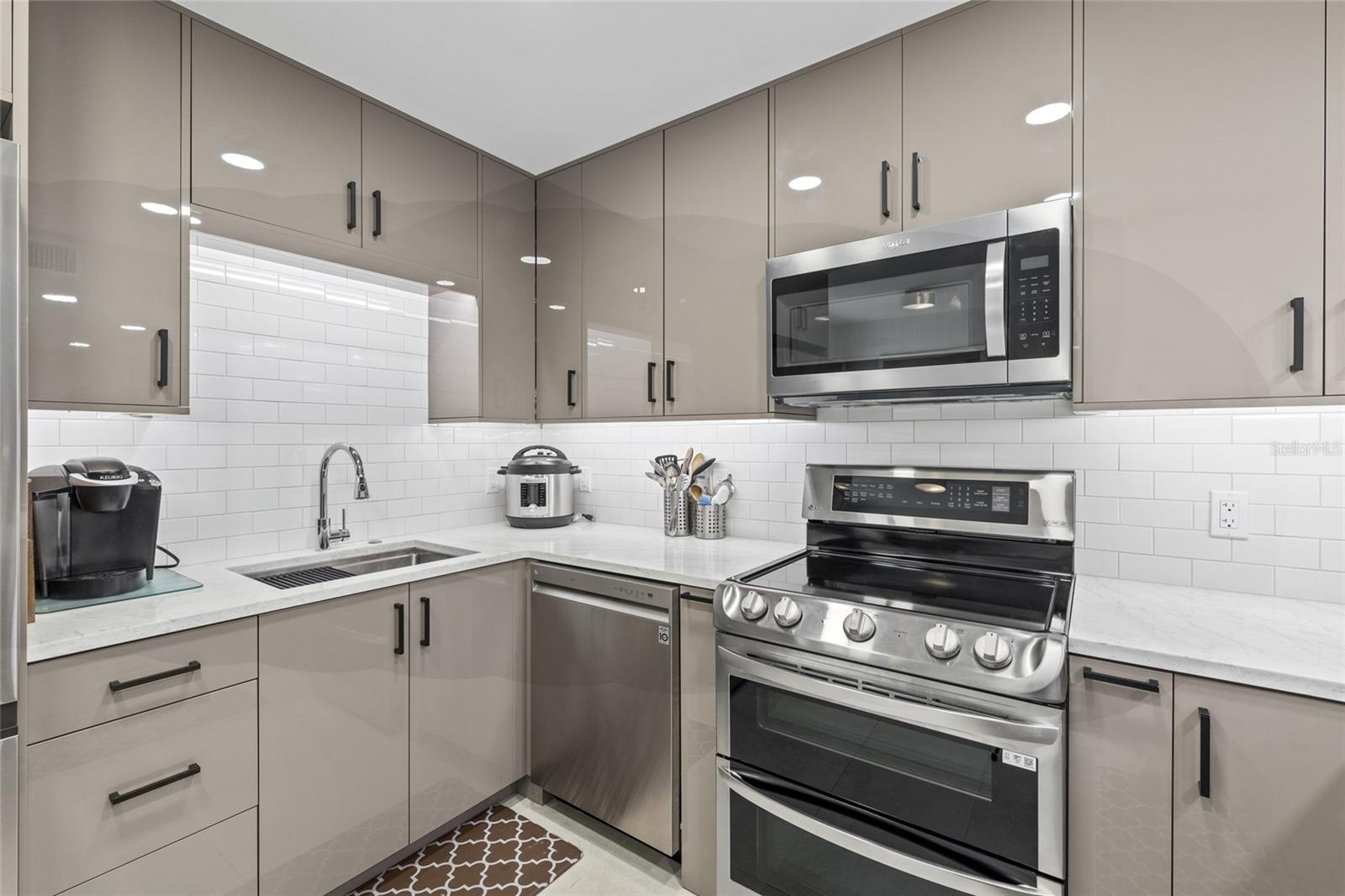 HUDSON HARBOUR - Residential Lease