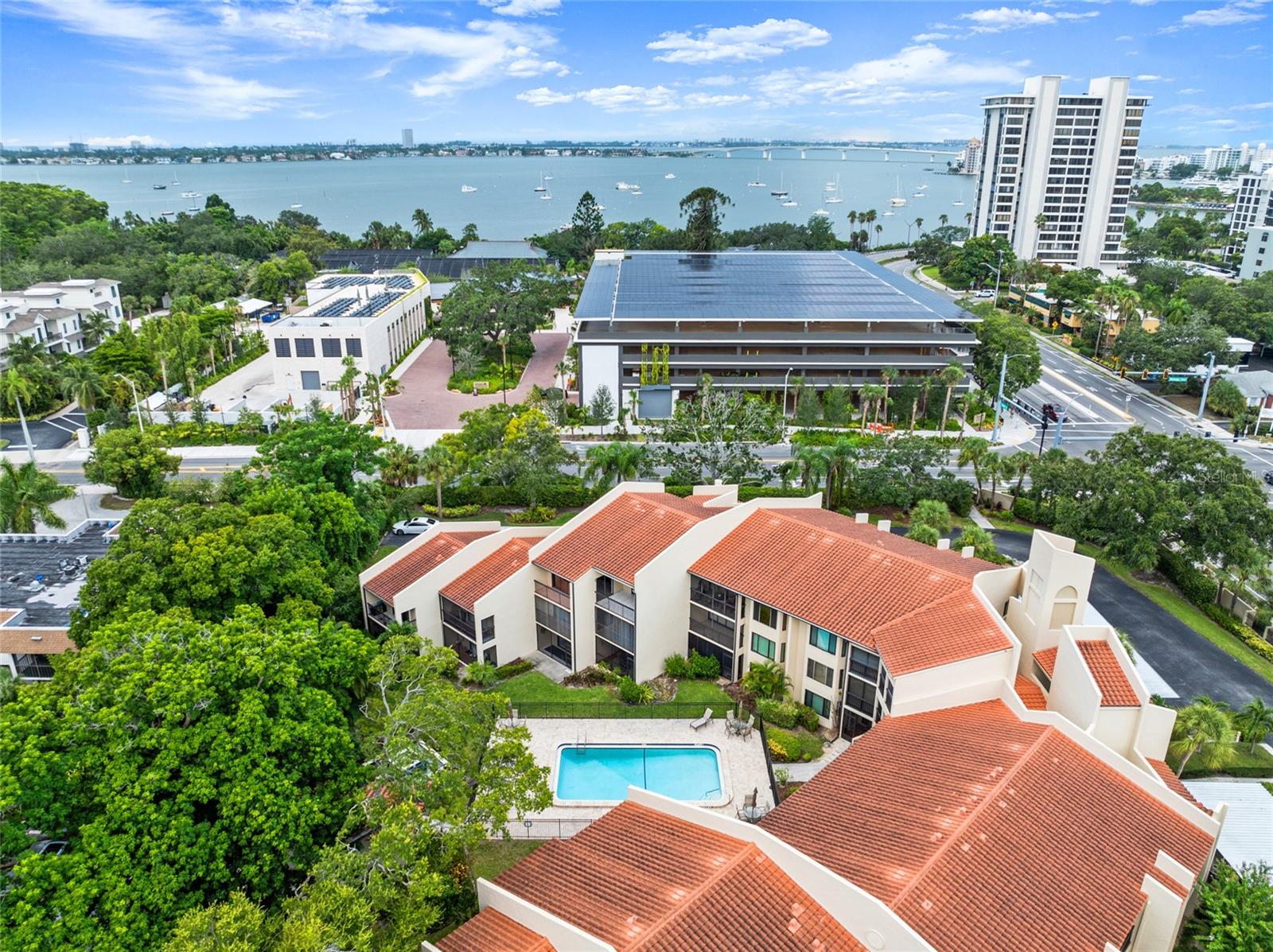 HUDSON HARBOUR - Residential Lease