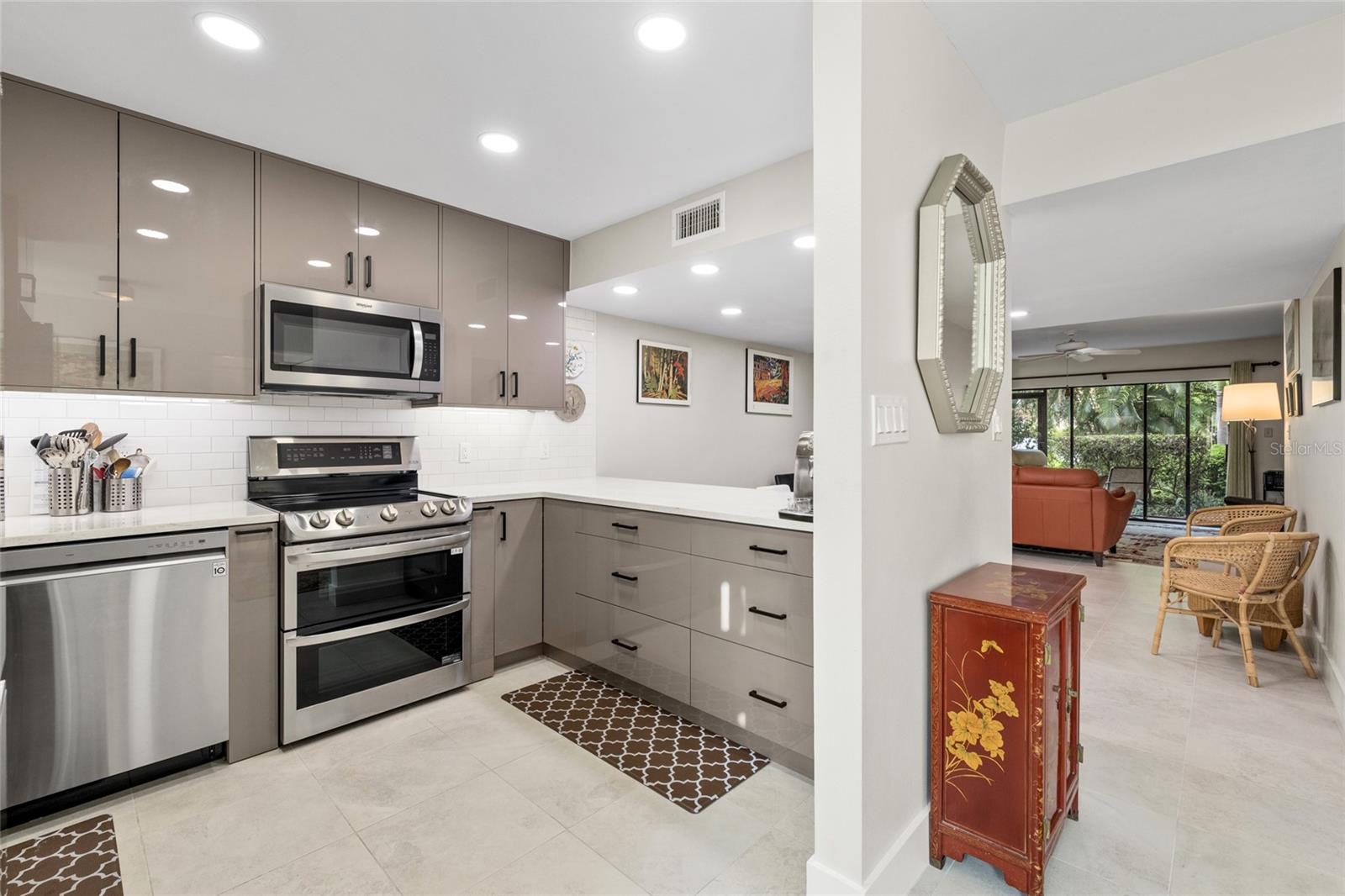 HUDSON HARBOUR - Residential Lease