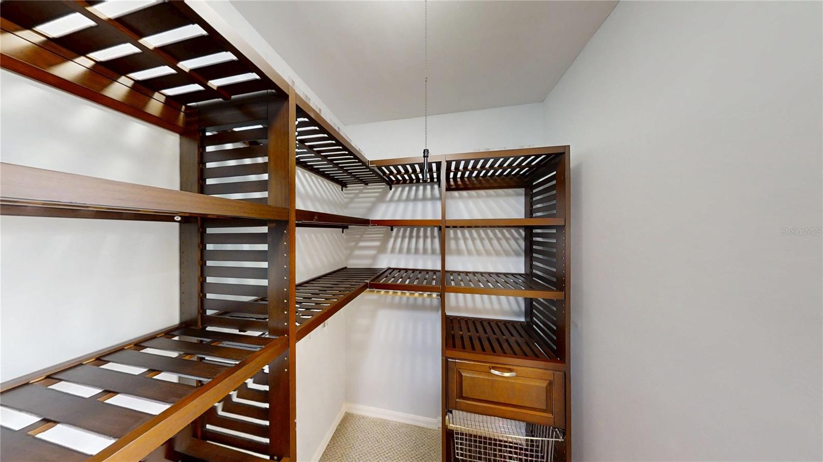 ON TOP OF THE WORLD - Residential Lease