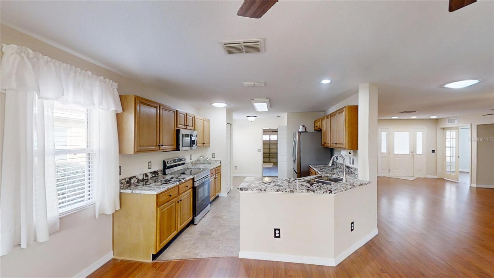 ON TOP OF THE WORLD - Residential Lease