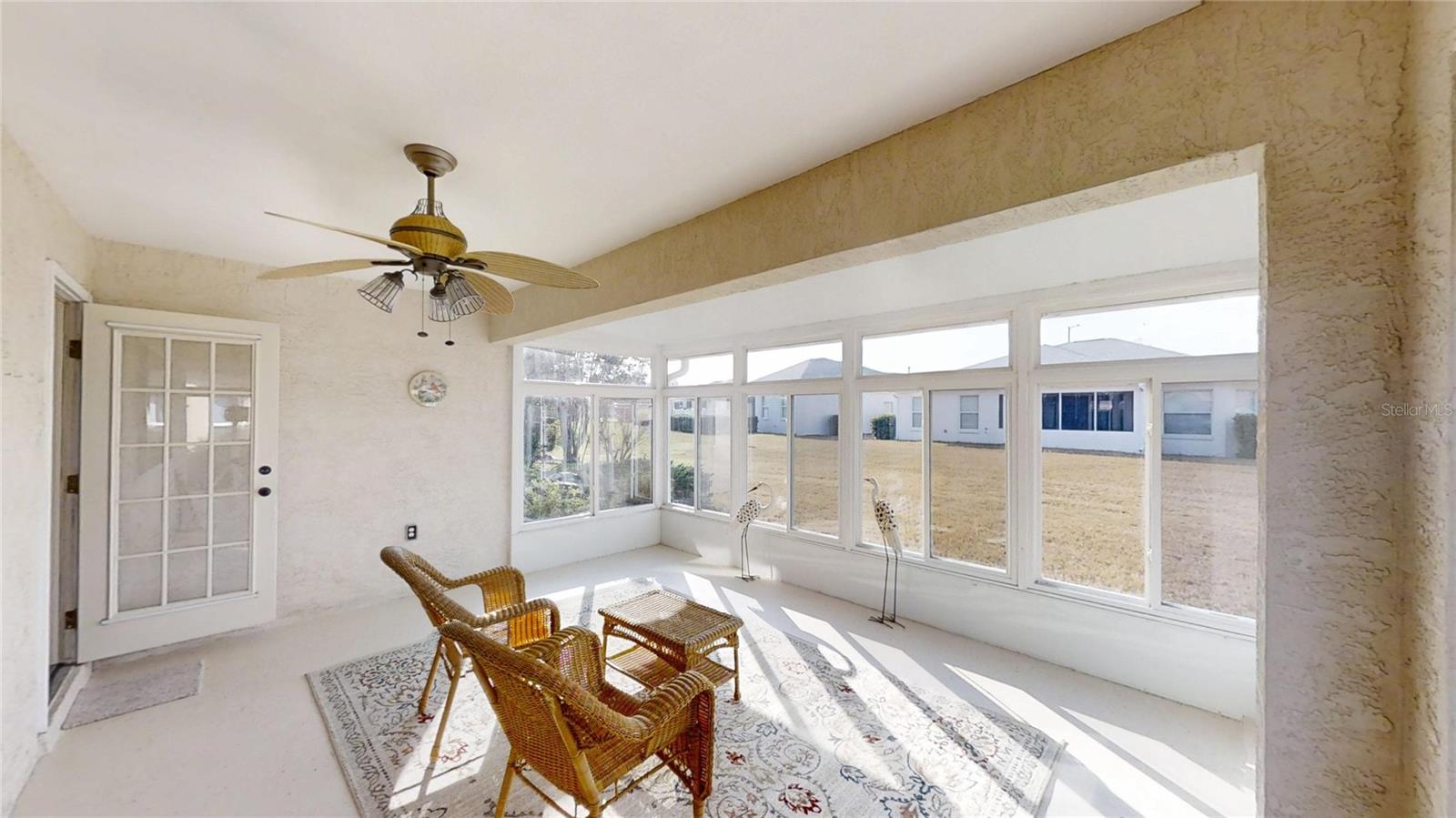 ON TOP OF THE WORLD - Residential Lease