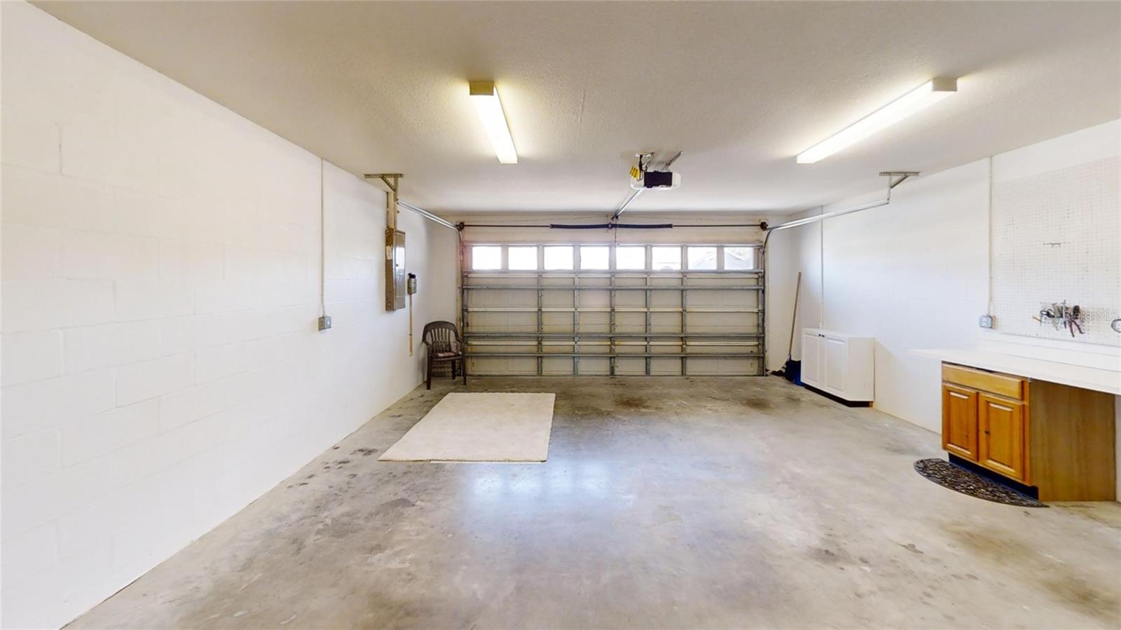 ON TOP OF THE WORLD - Residential Lease