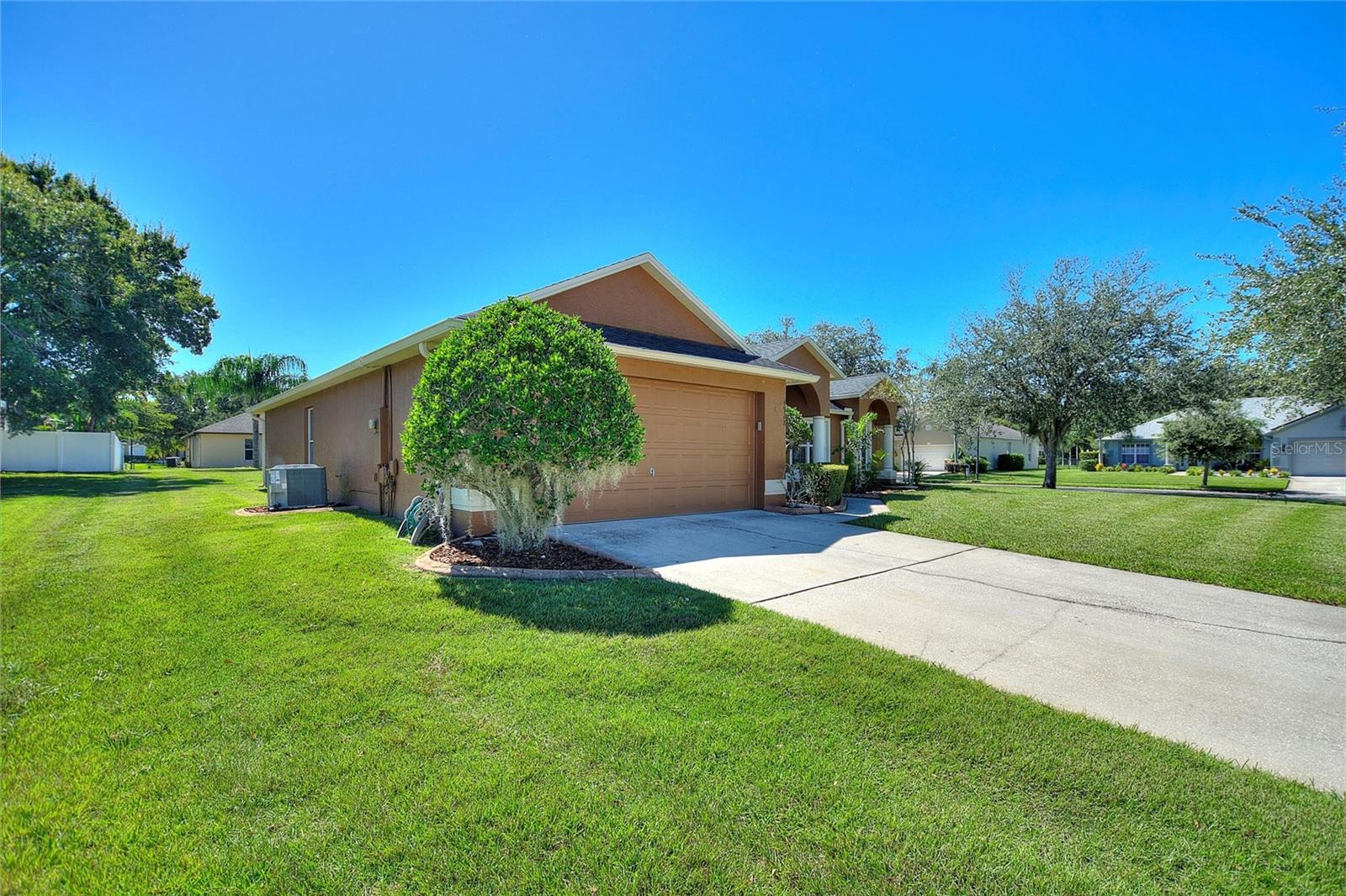 EAST LAKE COVE PH 1 - Residential Lease