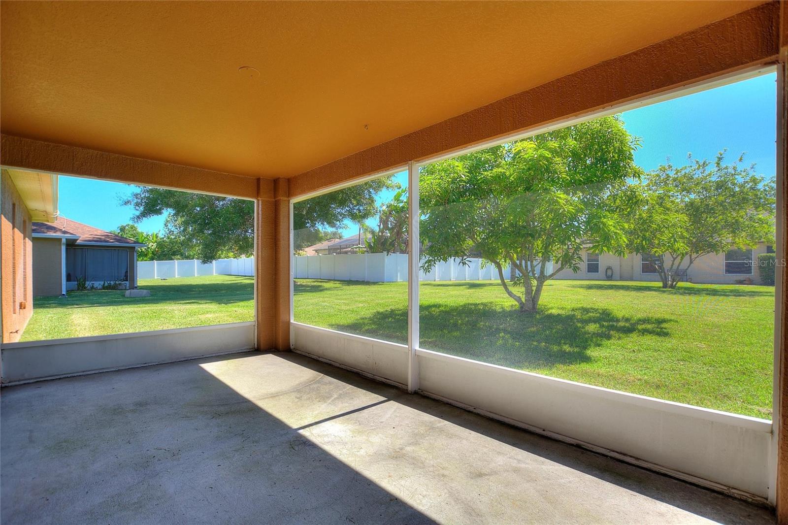 EAST LAKE COVE PH 1 - Residential Lease