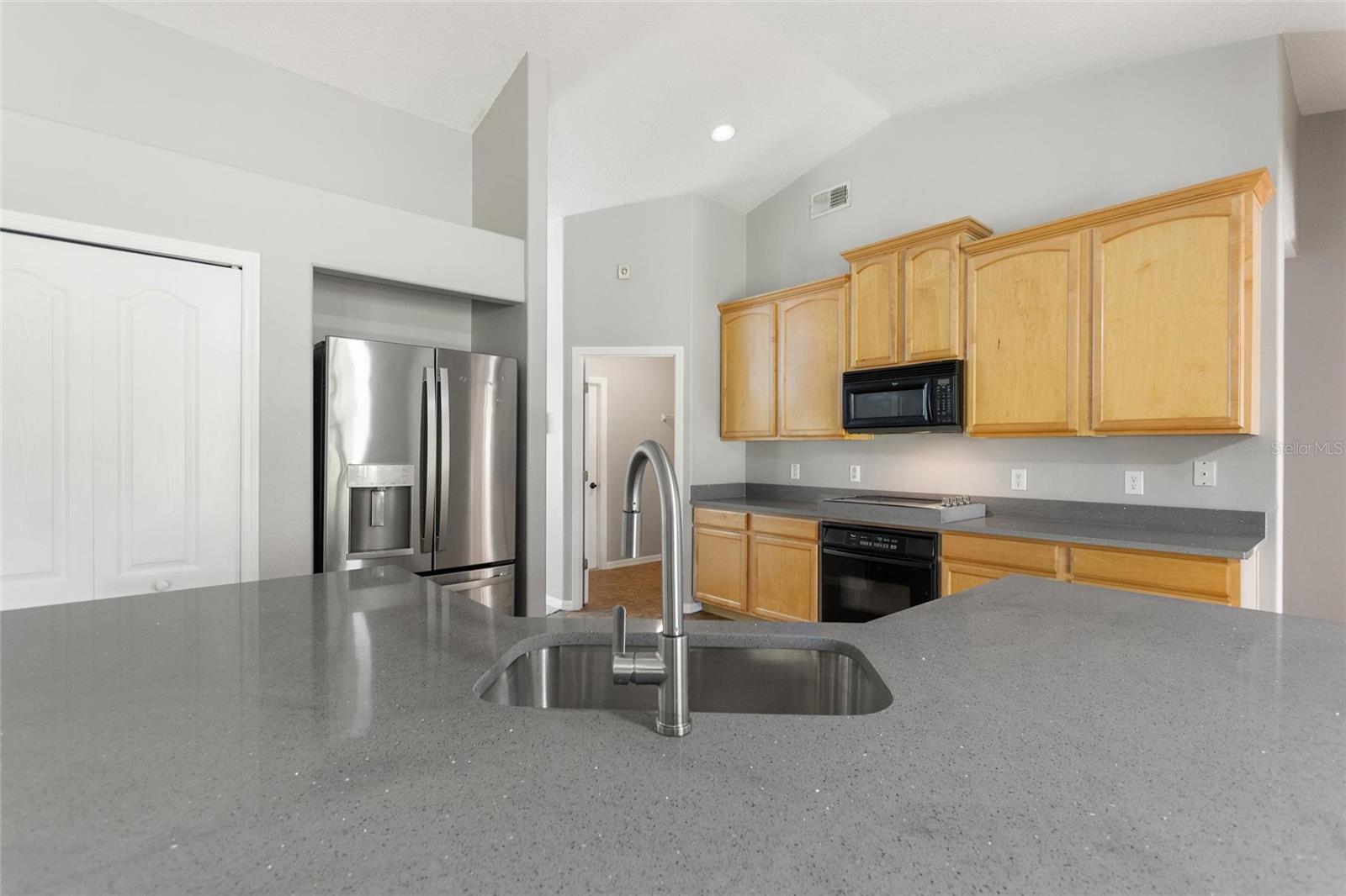 EAST LAKE COVE PH 1 - Residential Lease