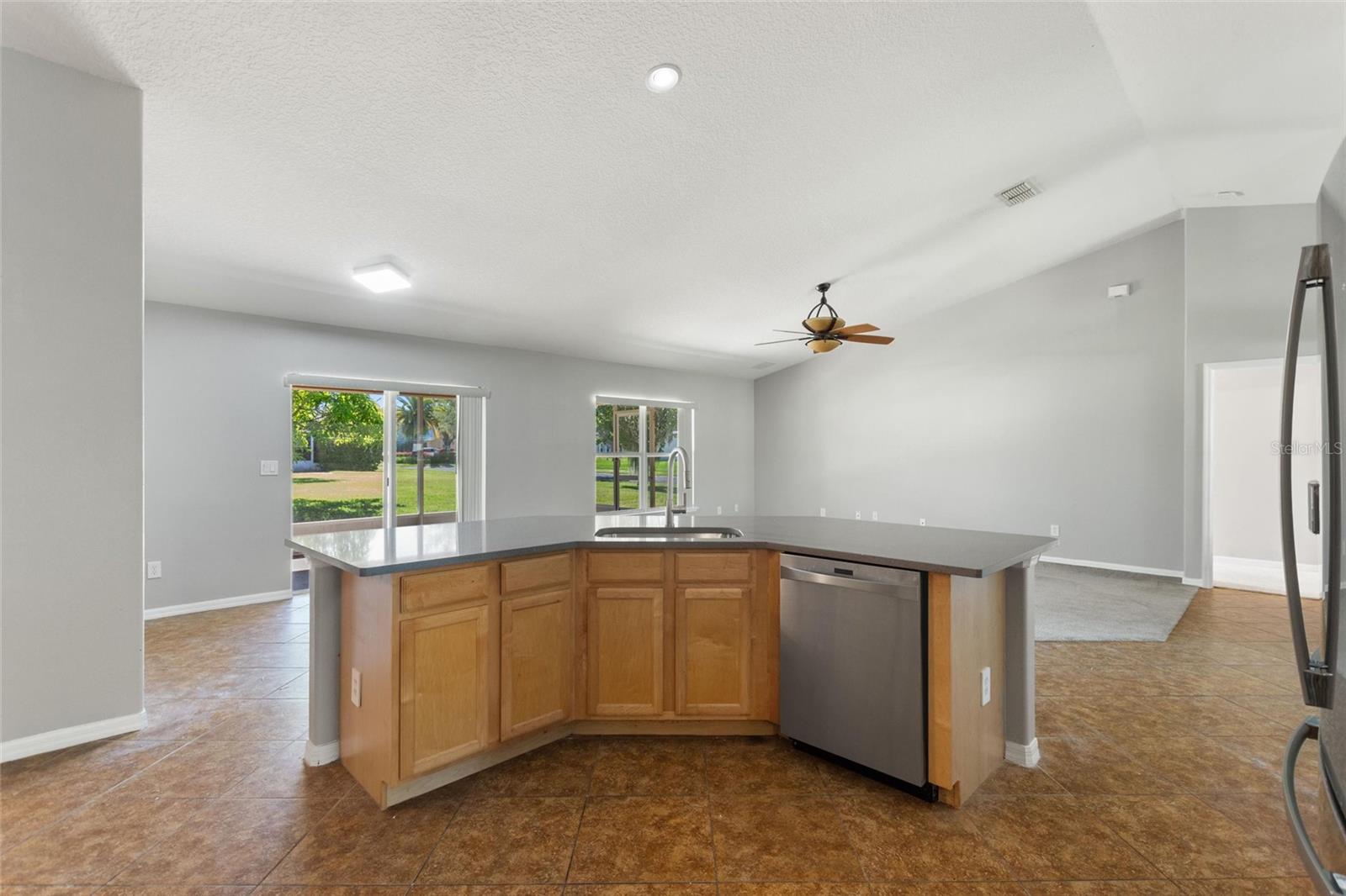 EAST LAKE COVE PH 1 - Residential Lease