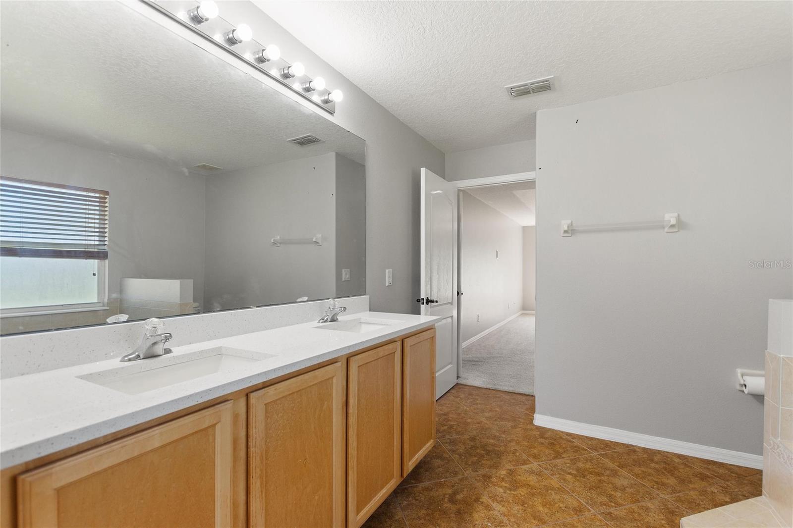 EAST LAKE COVE PH 1 - Residential Lease