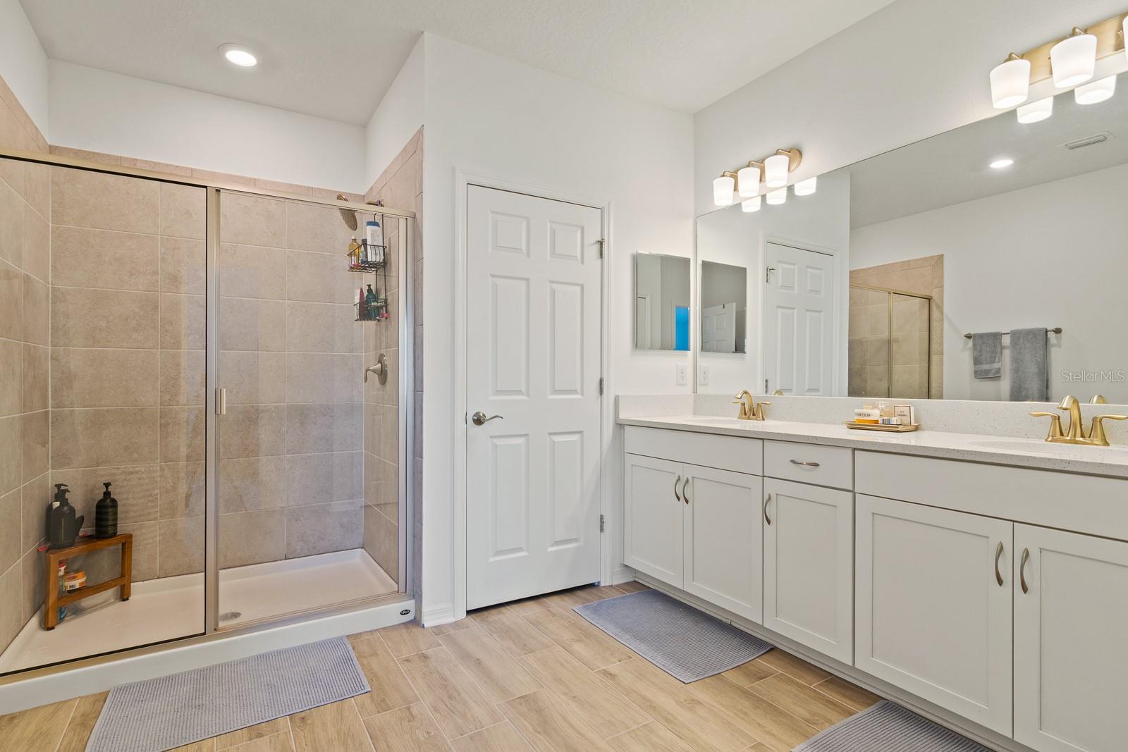 SIENNA PARK TWNHMS/UNIVERSITY - Residential