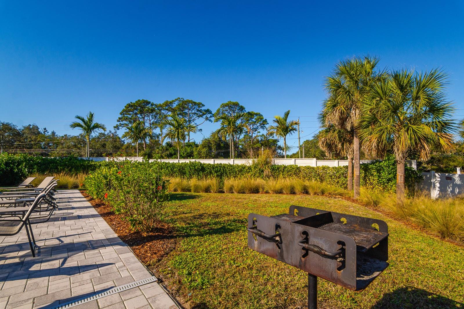 SIENNA PARK TWNHMS/UNIVERSITY - Residential