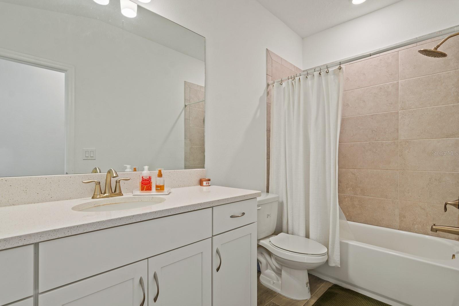 SIENNA PARK TWNHMS/UNIVERSITY - Residential