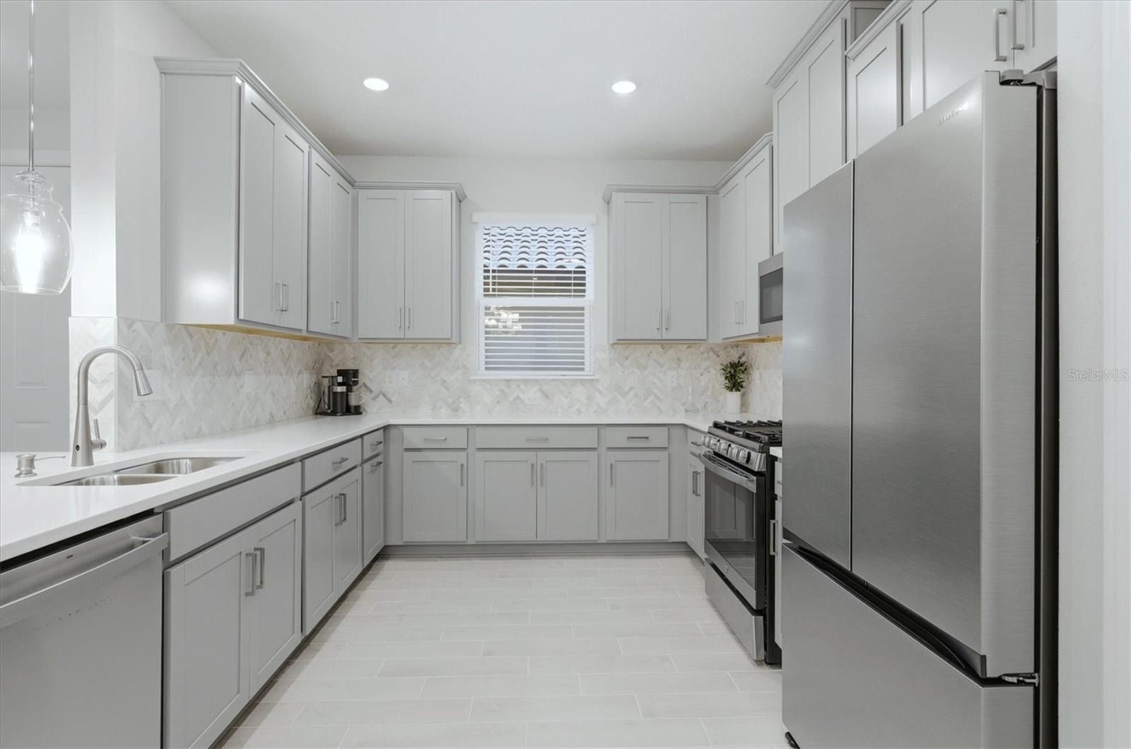 AZARIO ESPLANADE PH III SUBPH D - Residential