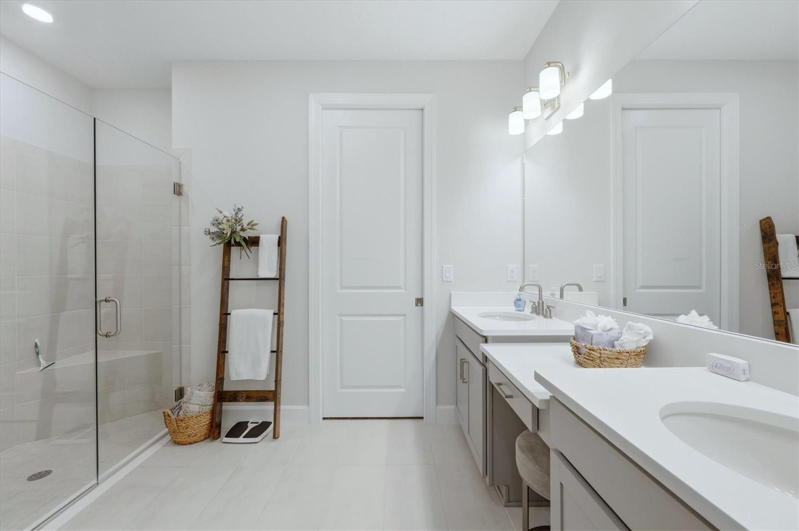 AZARIO ESPLANADE PH III SUBPH D - Residential