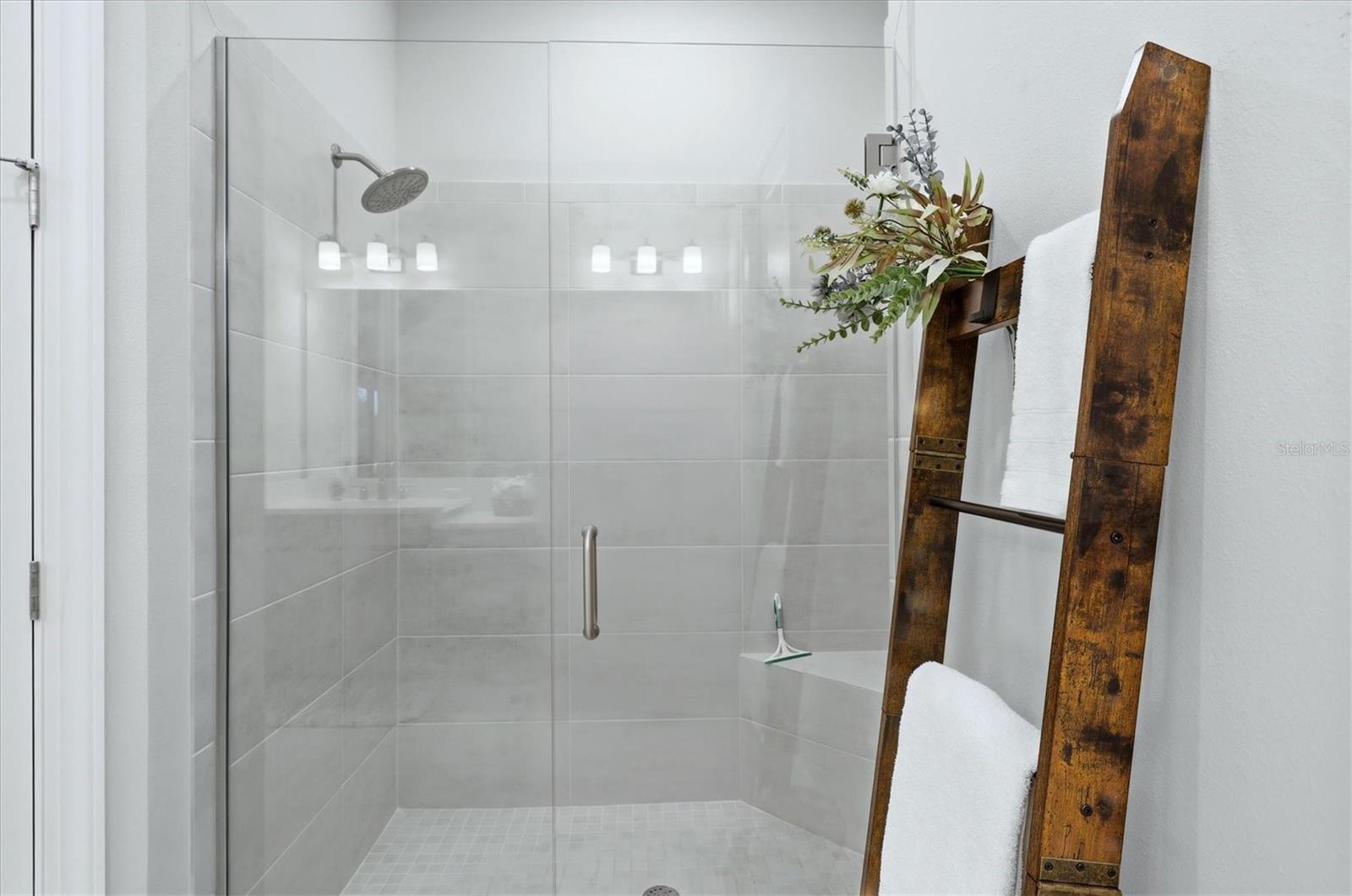 AZARIO ESPLANADE PH III SUBPH D - Residential