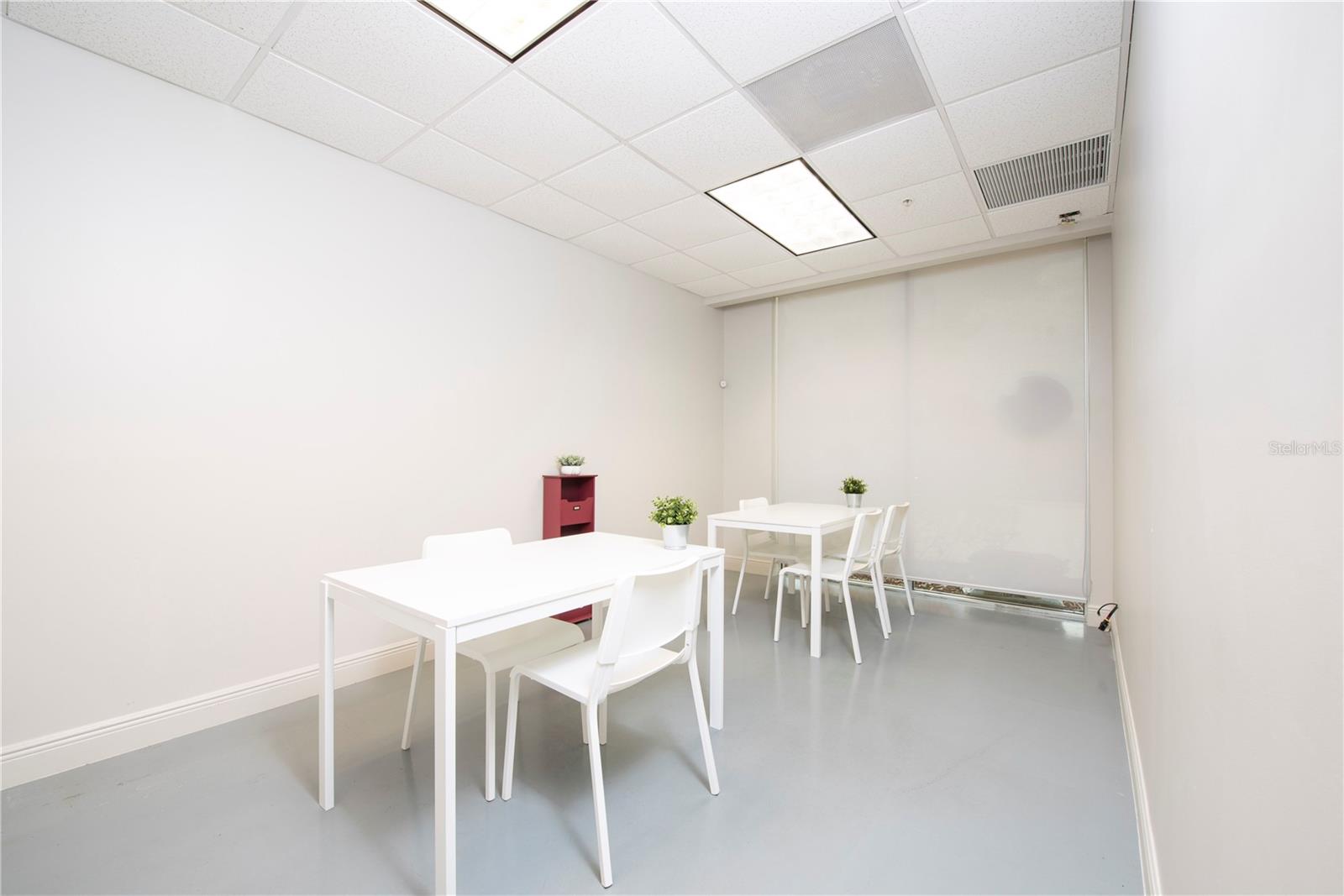 LEE VISTA LAKESIDE 02 - Commercial Lease