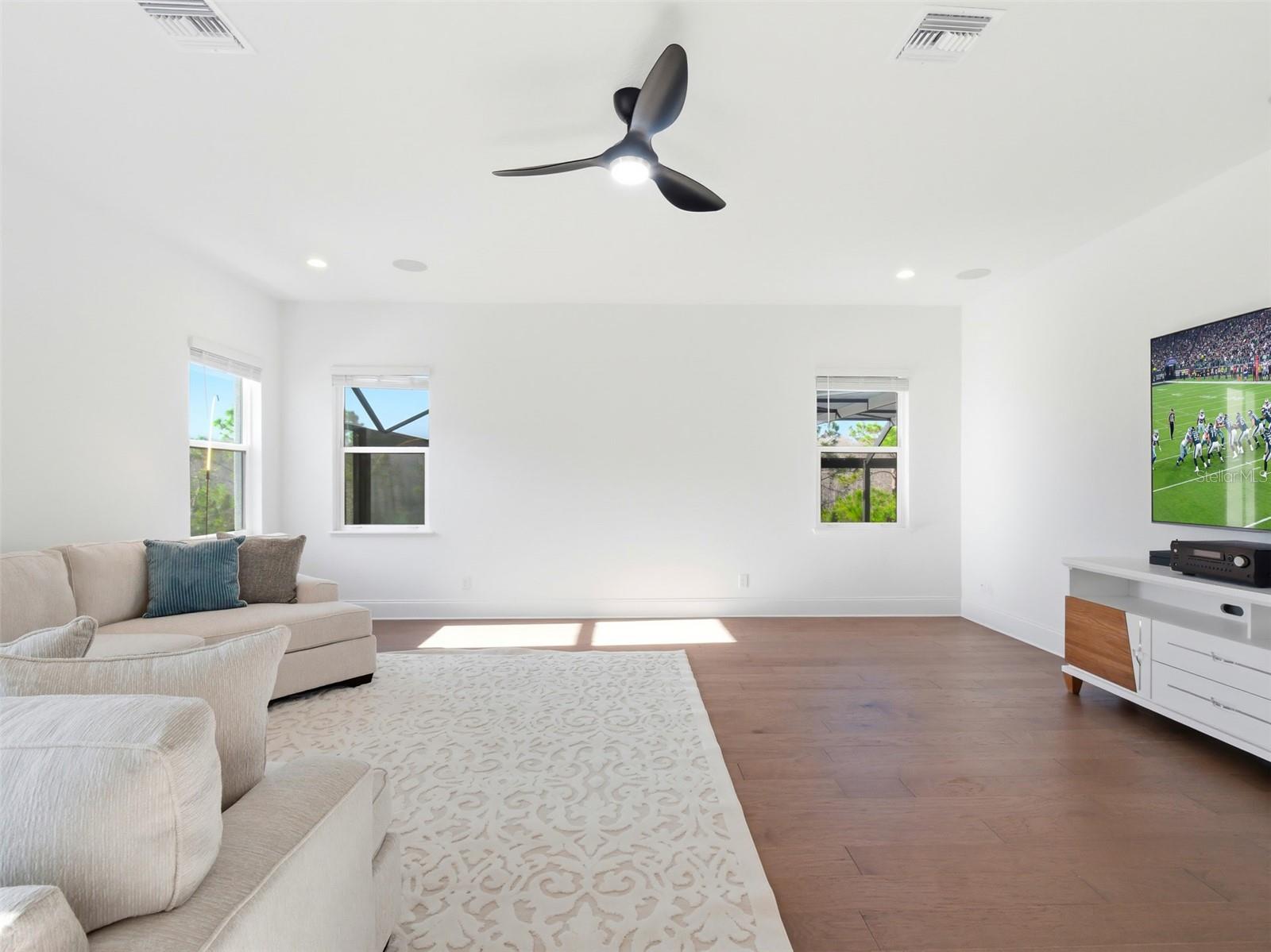 LAUREL POINTE PH 1 - Residential