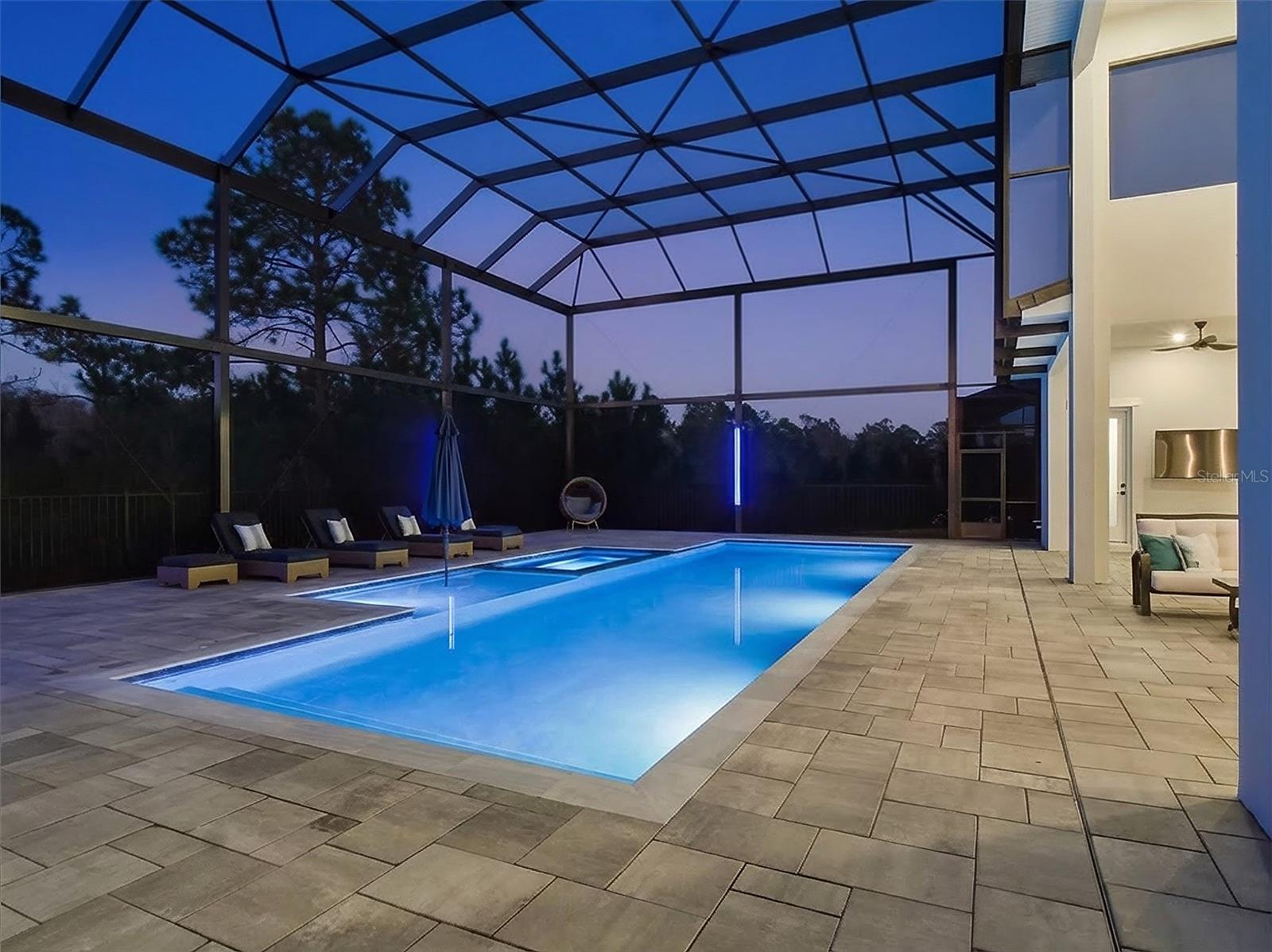 LAUREL POINTE PH 1 - Residential