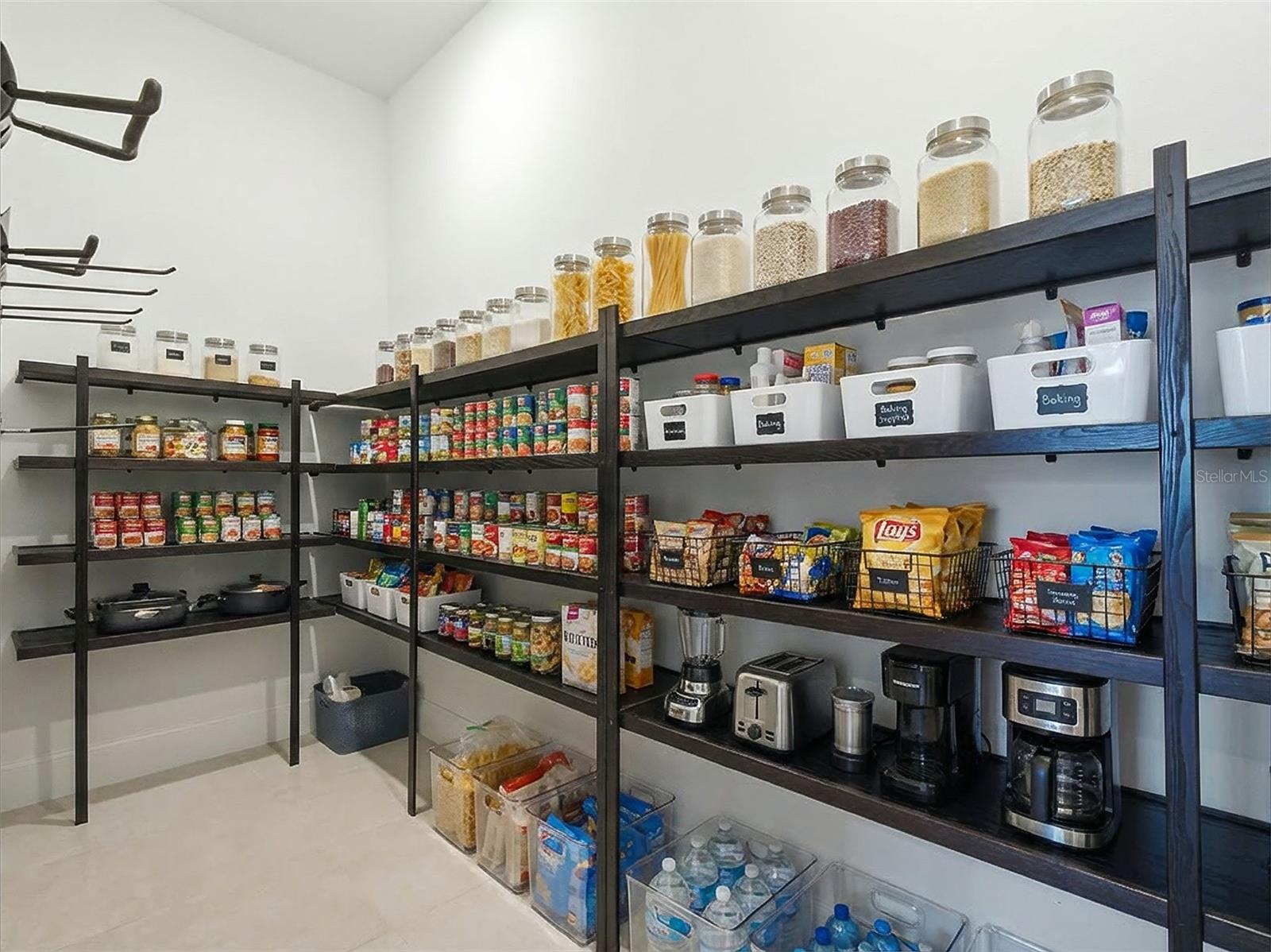 LAUREL POINTE PH 1 - Residential