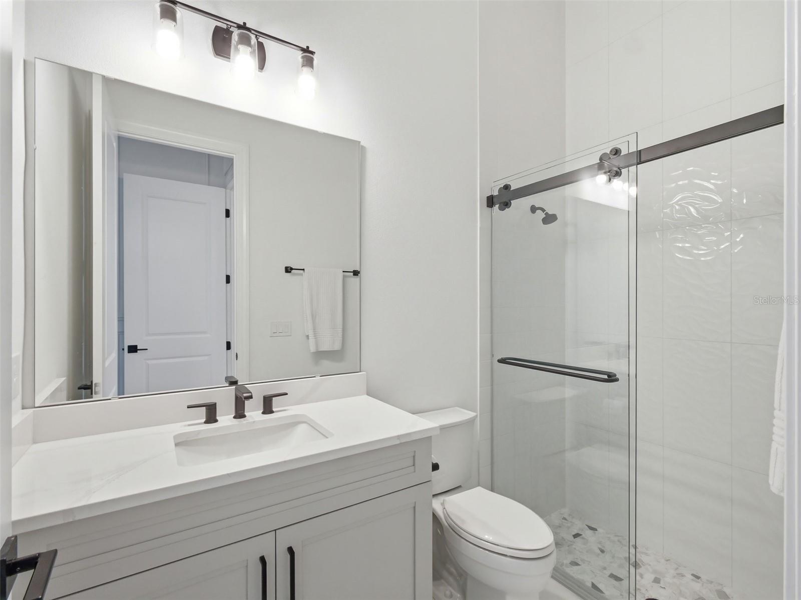 LAUREL POINTE PH 1 - Residential