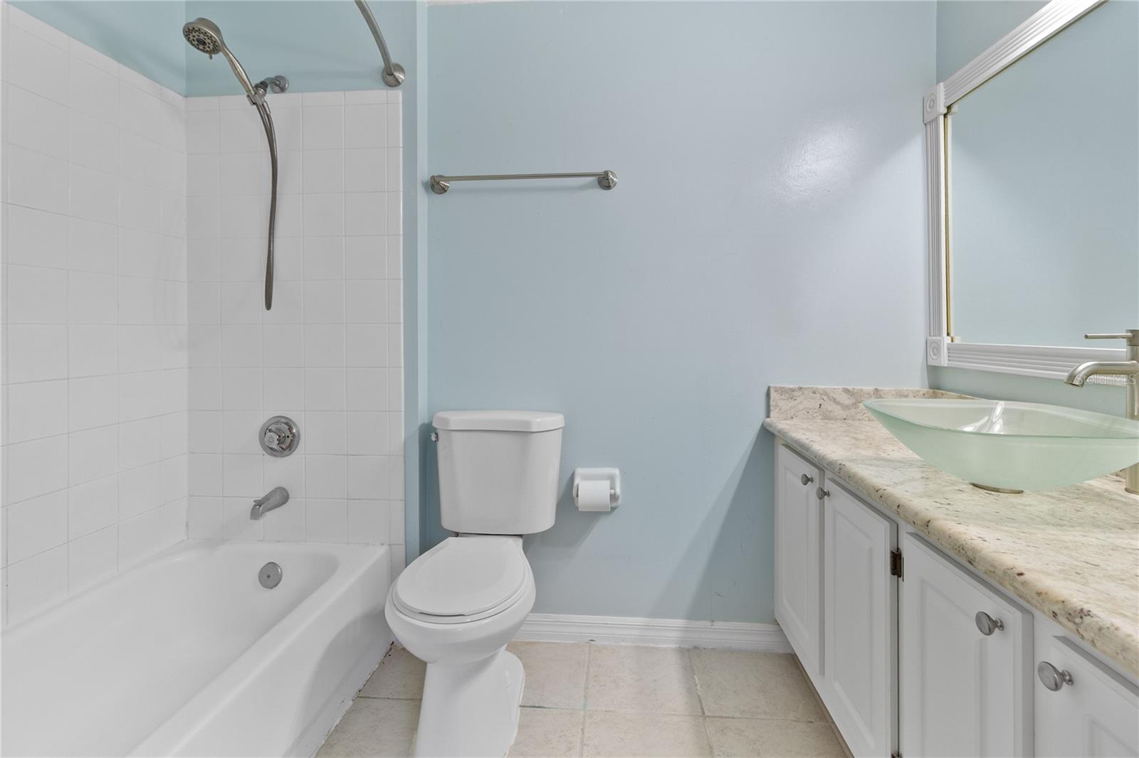 THE LINKS - Residential Lease