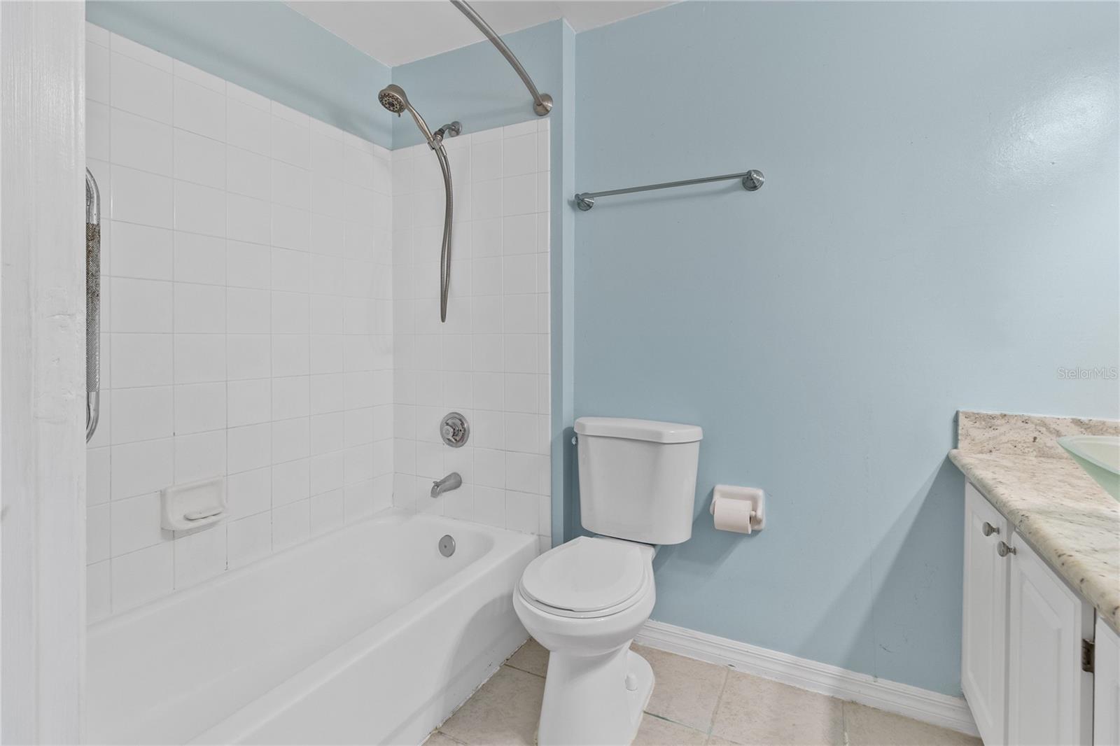 THE LINKS - Residential Lease