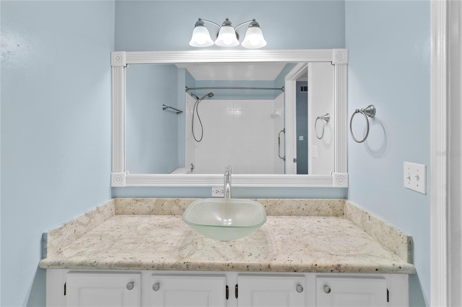THE LINKS - Residential Lease